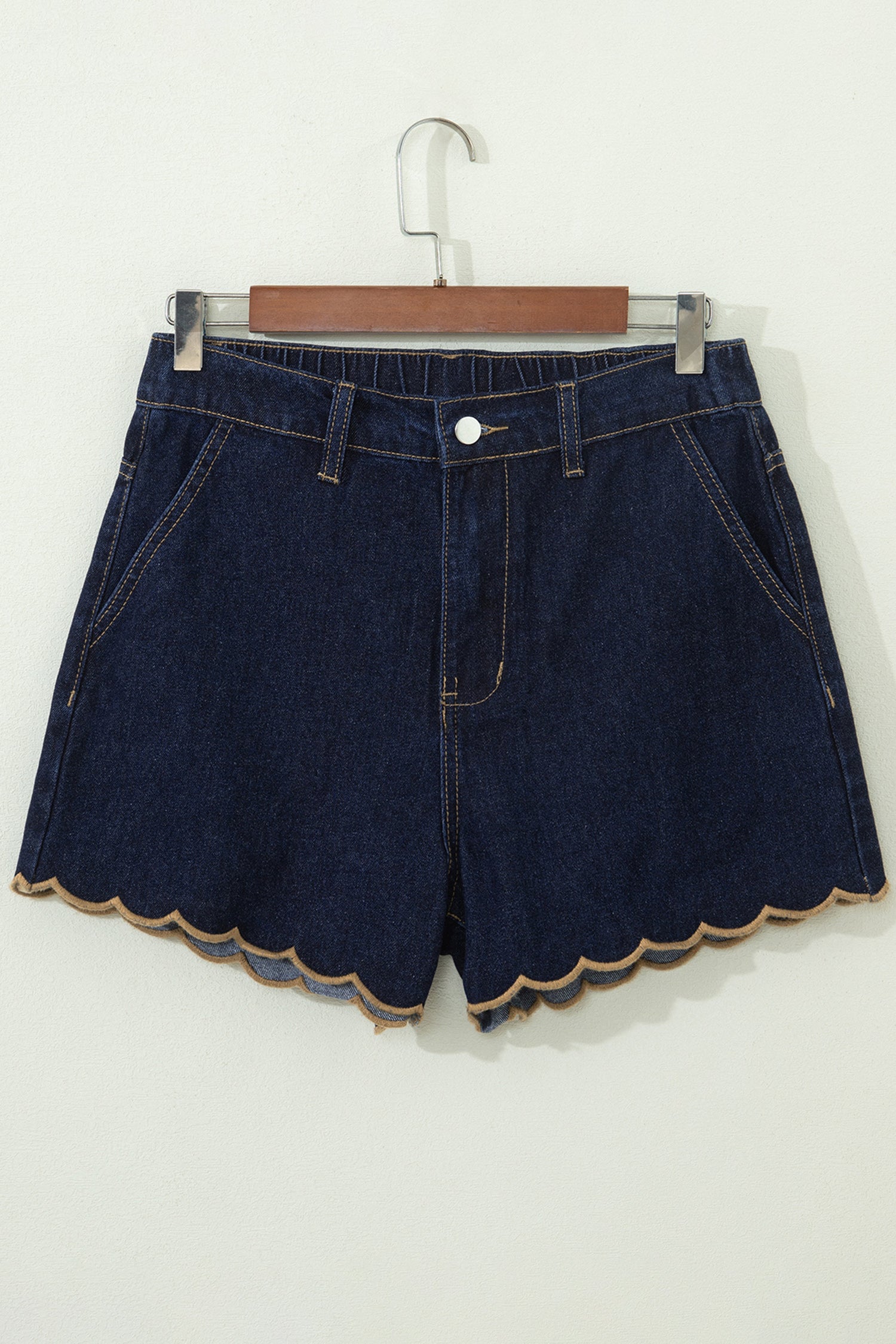 Pantalones cortos vaqueros holgados de mezclilla azul marino con ribete festoneado bordado