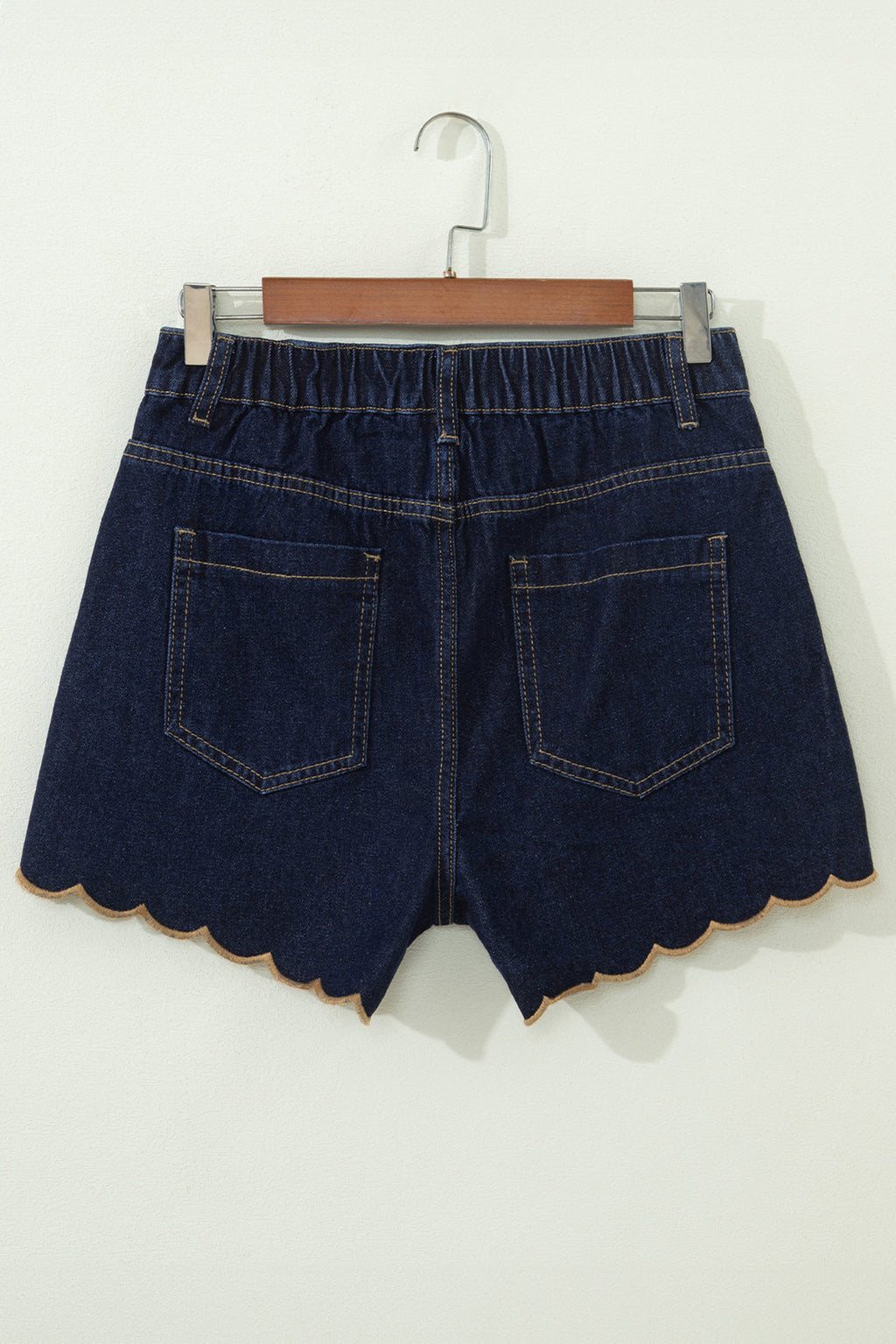 Pantalones cortos vaqueros holgados de mezclilla azul marino con ribete festoneado bordado